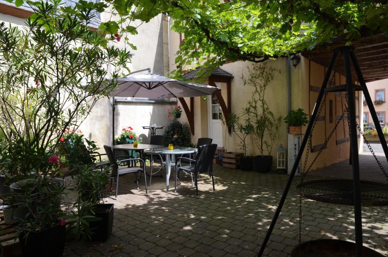 Altes Winzerhaus - Ferienhaus Burgen  外观 照片
