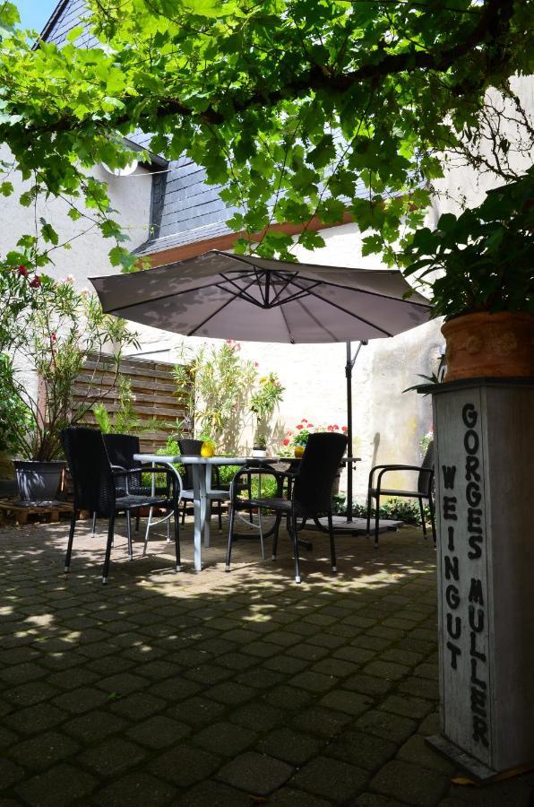 Altes Winzerhaus - Ferienhaus Burgen  外观 照片