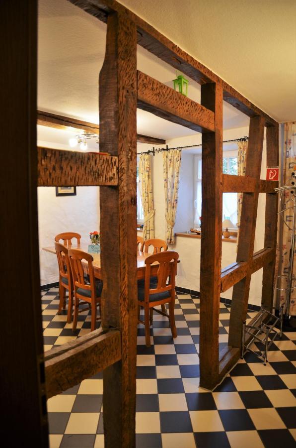 Altes Winzerhaus - Ferienhaus Burgen  外观 照片