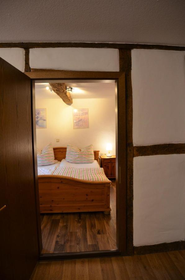 Altes Winzerhaus - Ferienhaus Burgen  外观 照片